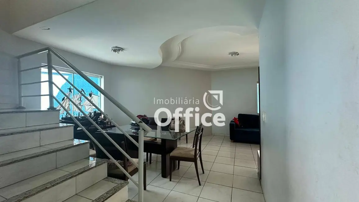 Foto 8 de Casa com 3 quartos à venda, 300m2 em Jardim Europa, Anapolis - GO