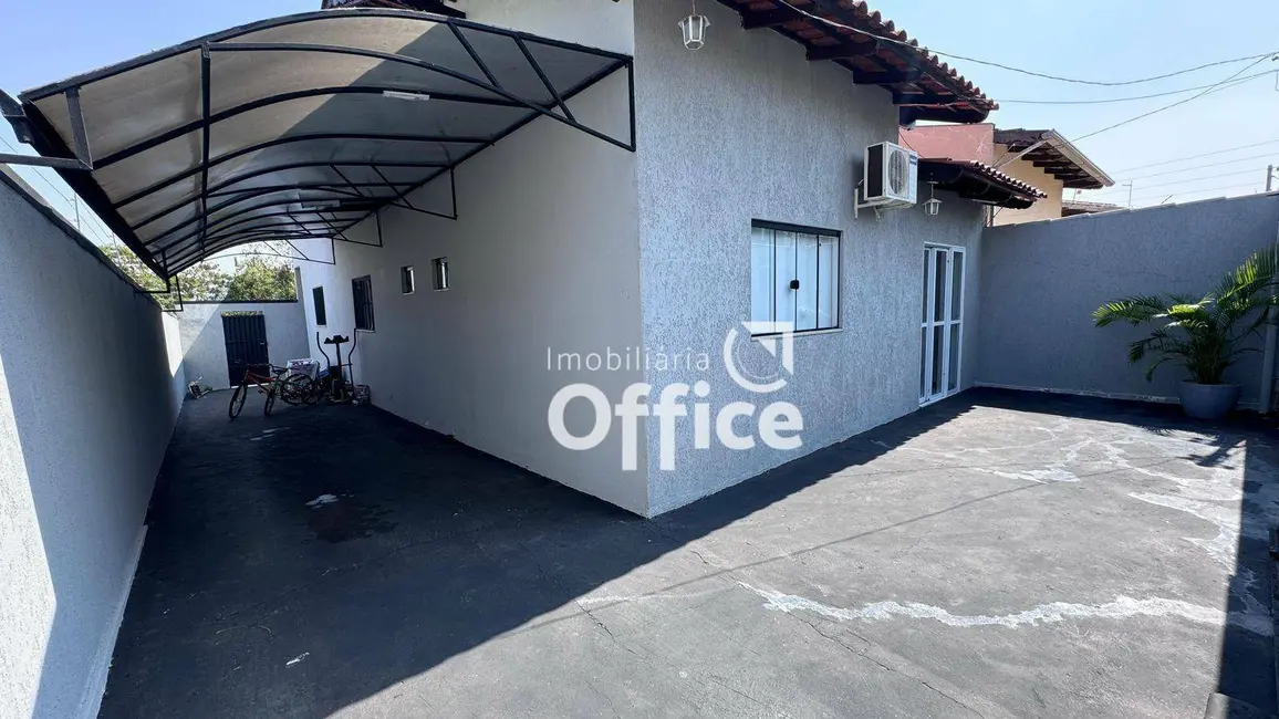 Foto 1 de Casa com 3 quartos à venda, 400m2 em São Carlos, Anapolis - GO