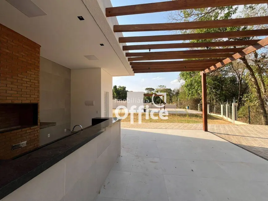 Foto 1 de Terreno / Lote à venda, 324m2 em Anapolis - GO