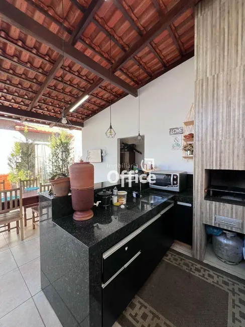 Foto 4 de Casa com 3 quartos à venda, 300m2 em Residencial Araguaia, Anapolis - GO