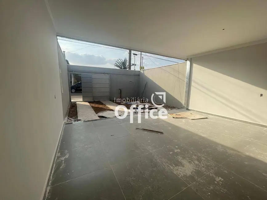 Foto 2 de Casa com 3 quartos à venda, 200m2 em Novo Paraíso, Anapolis - GO