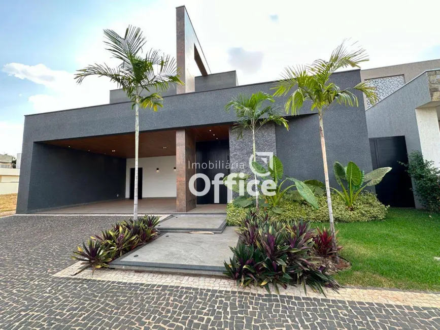 Foto 2 de Casa de Condomínio com 4 quartos à venda, 420m2 em Setor Bougainville, Anapolis - GO