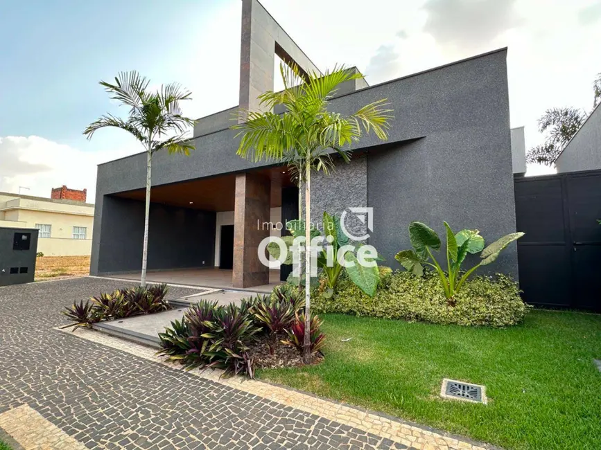 Foto 1 de Casa de Condomínio com 4 quartos à venda, 420m2 em Setor Bougainville, Anapolis - GO