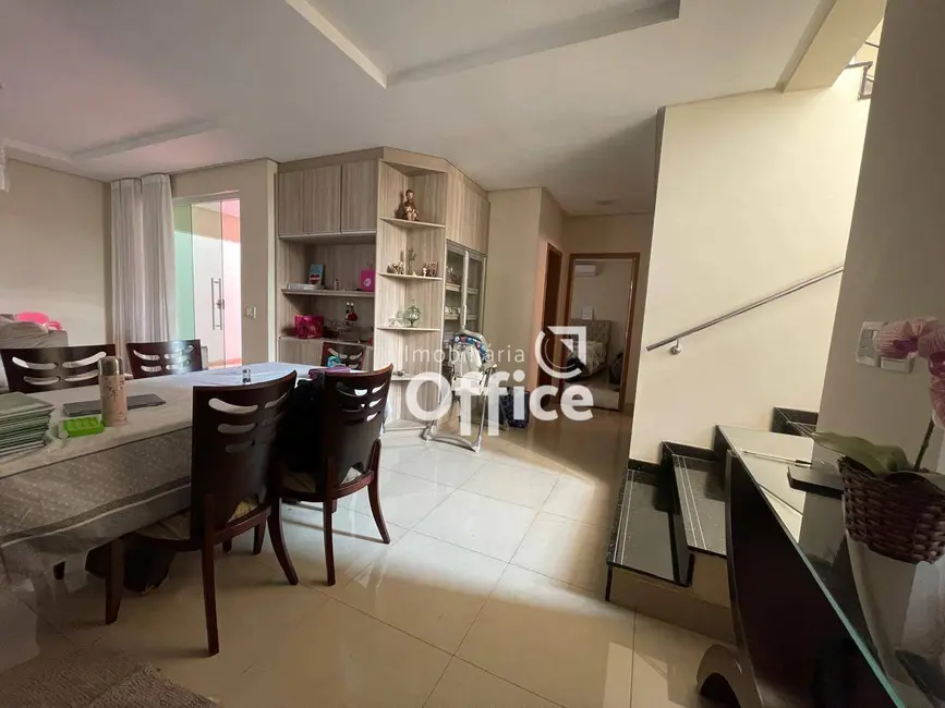 Sobrado com 3 quartos à venda, 450m2 em Cidade Jardim, Anapolis - GO - imagem 5 Foto 5 de Sobrado com 3 quartos à venda, 450m2 em Cidade Jardim, Anapolis - GO
