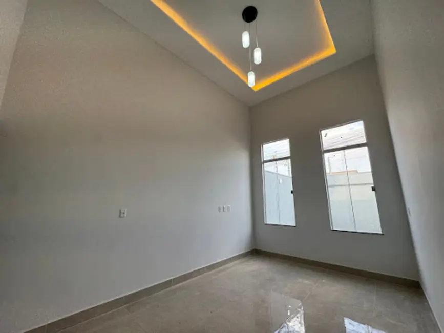 Casa com 3 quartos à venda, 150m2 em Jardim Diana, Anapolis - GO - imagem 3 Foto 3 de Casa com 3 quartos à venda, 150m2 em Jardim Diana, Anapolis - GO