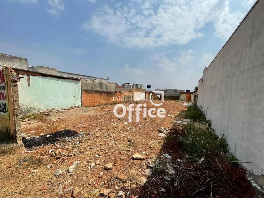 Foto 2 de Terreno / Lote à venda, 370m2 em Anapolis - GO