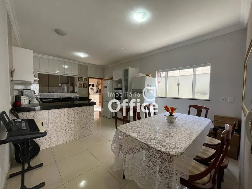Foto 5 de Casa com 5 quartos à venda, 360m2 em Parque Brasília 2ª Etapa, Anapolis - GO
