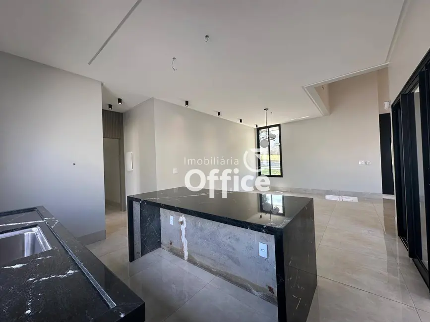 Casa com 3 quartos à venda, 486m2 em Anapolis - GO - imagem 4 Foto 4 de Casa com 3 quartos à venda, 486m2 em Anapolis - GO