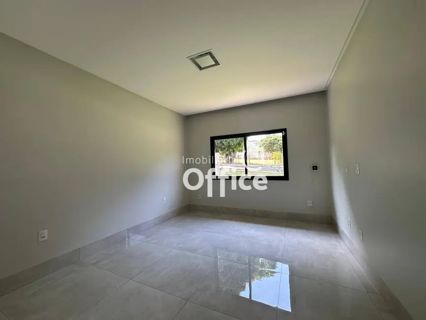 Casa com 3 quartos à venda, 486m2 em Anapolis - GO - imagem 9 Foto 9 de Casa com 3 quartos à venda, 486m2 em Anapolis - GO