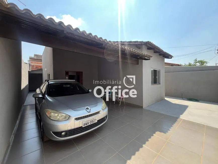 Casa com 3 quartos à venda, 200m2 em Residencial Ayrton Senna, Anapolis - GO - imagem 2 Foto 2 de Casa com 3 quartos à venda, 200m2 em Residencial Ayrton Senna, Anapolis - GO
