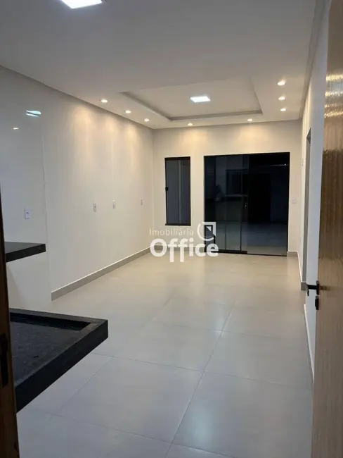 Casa com 3 quartos à venda, 200m2 em Jardim Itália, Anapolis - GO - imagem 3 Foto 3 de Casa com 3 quartos à venda, 200m2 em Jardim Itália, Anapolis - GO