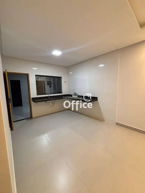 Casa com 3 quartos à venda, 200m2 em Jardim Itália, Anapolis - GO - imagem 2 Foto 2 de Casa com 3 quartos à venda, 200m2 em Jardim Itália, Anapolis - GO
