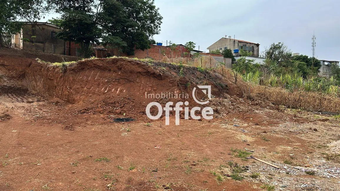 Foto 1 de Terreno / Lote à venda, 395m2 em Residencial Florença, Anapolis - GO