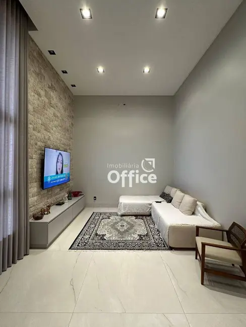 Foto 2 de Sobrado com 3 quartos à venda, 360m2 em Anapolis - GO