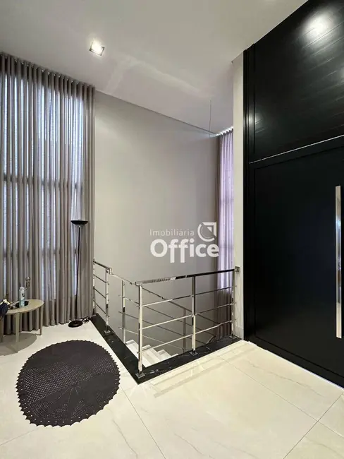 Sobrado com 3 quartos à venda, 360m2 em Anapolis - GO - imagem 3 Foto 3 de Sobrado com 3 quartos à venda, 360m2 em Anapolis - GO
