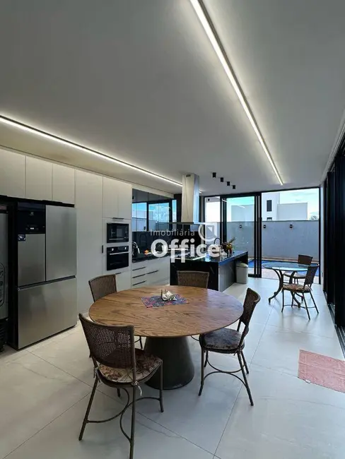 Sobrado com 3 quartos à venda, 360m2 em Anapolis - GO - imagem 7 Foto 7 de Sobrado com 3 quartos à venda, 360m2 em Anapolis - GO
