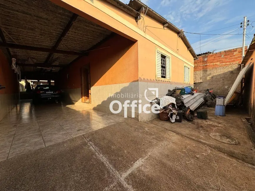 Foto 1 de Casa com 3 quartos à venda, 380m2 em Vila Jaiara, Anapolis - GO