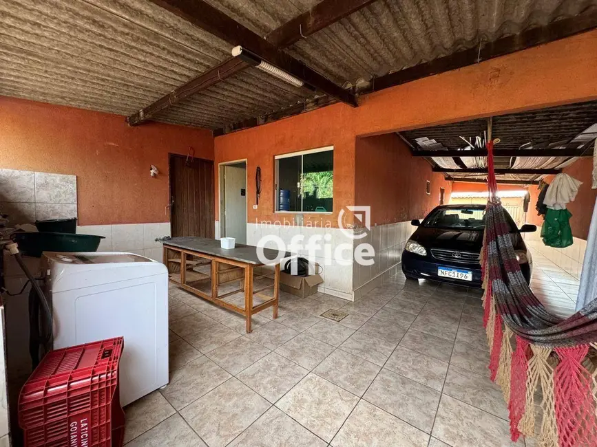 Foto 2 de Casa com 3 quartos à venda, 380m2 em Vila Jaiara, Anapolis - GO