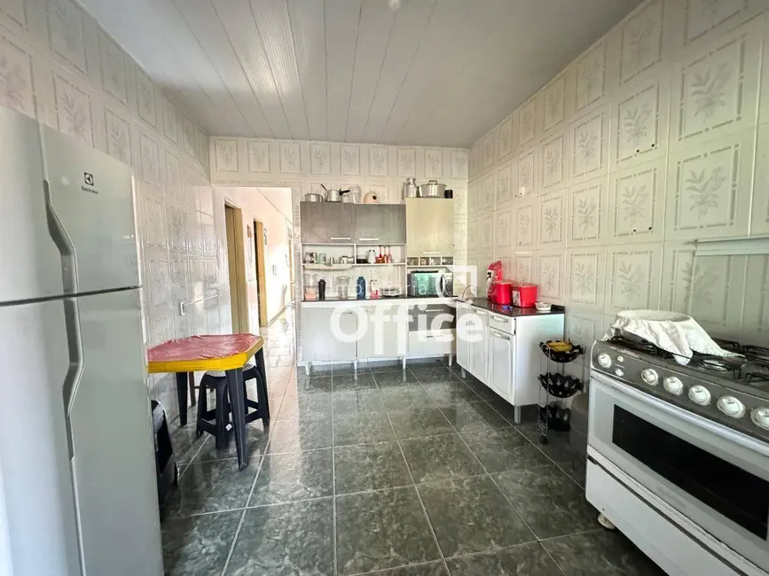 Casa com 3 quartos à venda, 380m2 em Vila Jaiara, Anapolis - GO - imagem 5 Foto 5 de Casa com 3 quartos à venda, 380m2 em Vila Jaiara, Anapolis - GO