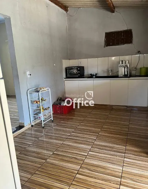 Foto 7 de Casa com 2 quartos à venda, 300m2 em Vila Jaiara, Anapolis - GO