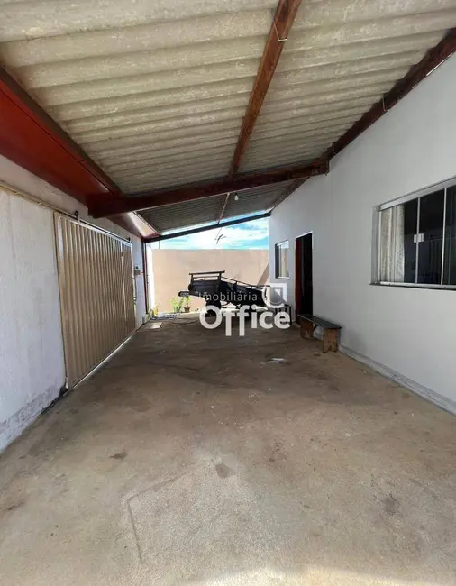 Foto 1 de Casa com 2 quartos à venda, 300m2 em Vila Jaiara, Anapolis - GO