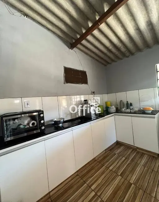 Foto 8 de Casa com 2 quartos à venda, 300m2 em Vila Jaiara, Anapolis - GO