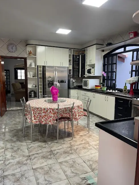 Casa com 3 quartos à venda, 613m2 em Residencial Araujoville, Anapolis - GO - imagem 7 Foto 7 de Casa com 3 quartos à venda, 613m2 em Residencial Araujoville, Anapolis - GO