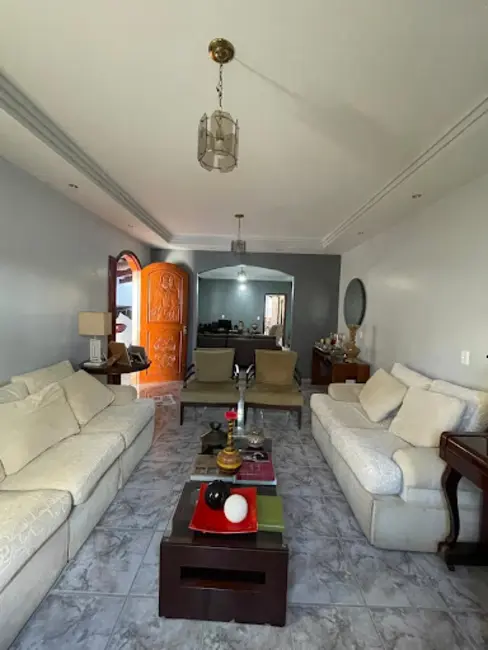 Casa com 3 quartos à venda, 613m2 em Residencial Araujoville, Anapolis - GO - imagem 1 Foto 1 de Casa com 3 quartos à venda, 613m2 em Residencial Araujoville, Anapolis - GO