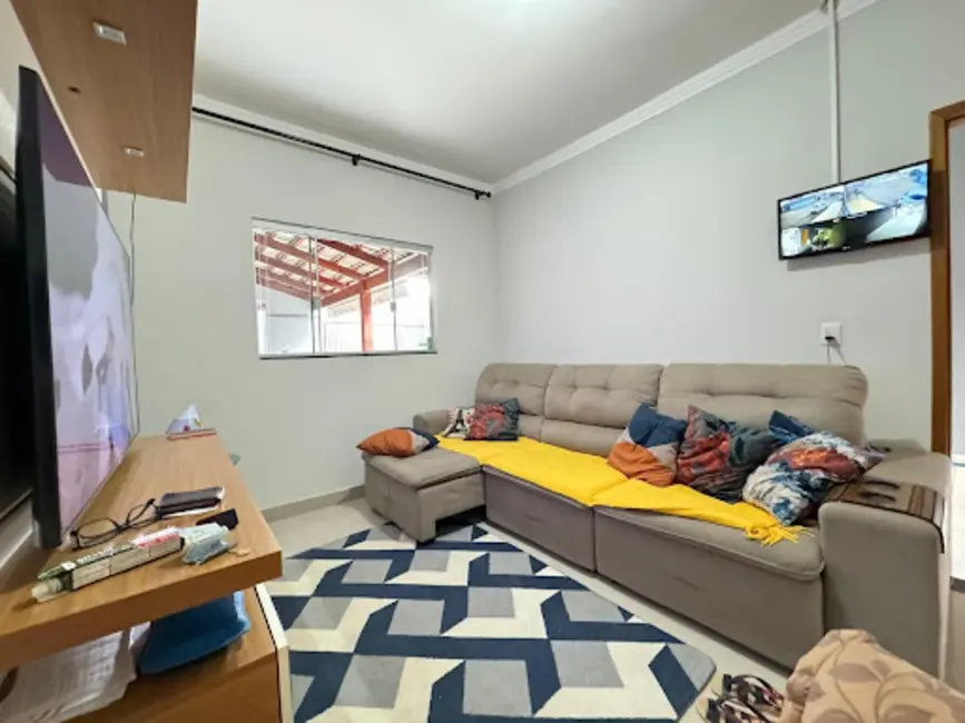 Foto 2 de Casa com 3 quartos à venda, 180m2 em Parque dos Pirineus, Anapolis - GO