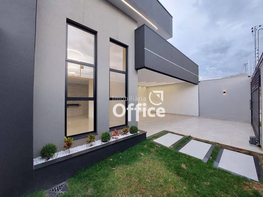 Foto 2 de Casa com 3 quartos à venda, 200m2 em Anapolis - GO