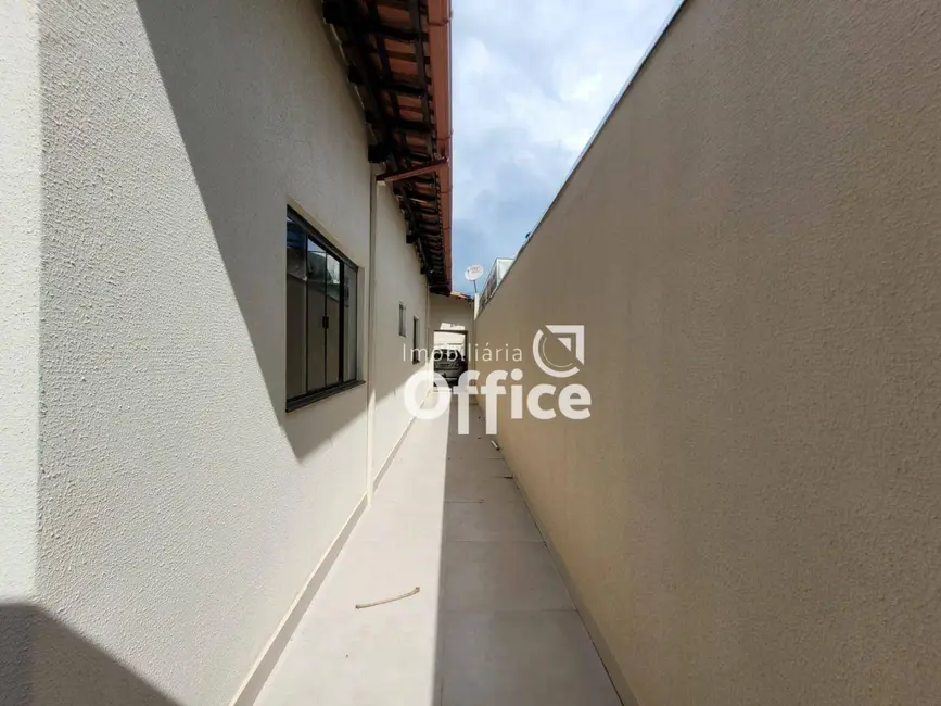 Casa com 3 quartos à venda, 300m2 em Antônio Fernandes, Anapolis - GO - imagem 3 Foto 3 de Casa com 3 quartos à venda, 300m2 em Antônio Fernandes, Anapolis - GO