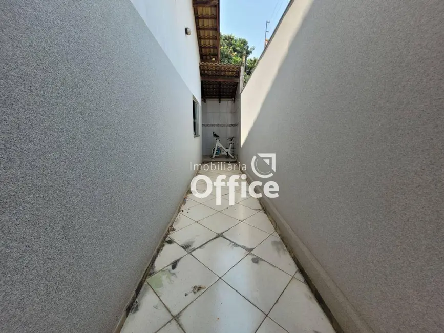 Casa com 3 quartos à venda, 260m2 em Jardim das Américas 1ª Etapa, Anapolis - GO - imagem 9 Foto 9 de Casa com 3 quartos à venda, 260m2 em Jardim das Américas 1ª Etapa, Anapolis - GO