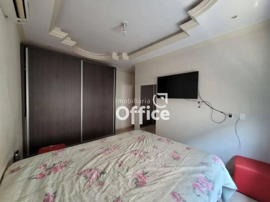 Casa com 3 quartos à venda, 260m2 em Jardim das Américas 1ª Etapa, Anapolis - GO - imagem 5 Foto 5 de Casa com 3 quartos à venda, 260m2 em Jardim das Américas 1ª Etapa, Anapolis - GO