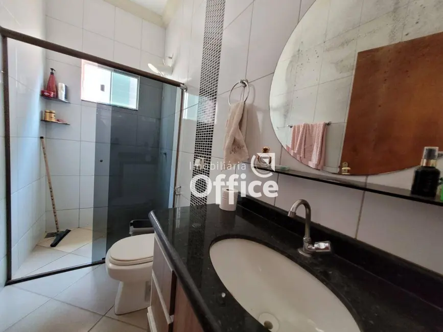 Foto 2 de Casa com 3 quartos à venda, 260m2 em Jardim das Américas 1ª Etapa, Anapolis - GO