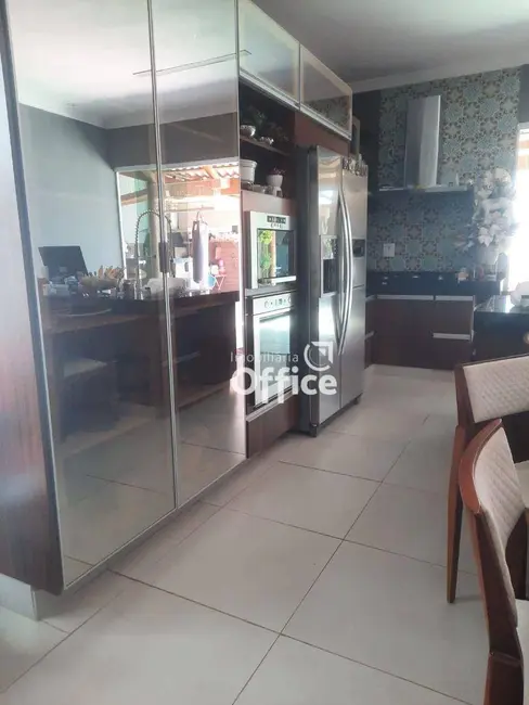 Foto 9 de Casa com 3 quartos à venda, 300m2 em Anapolis - GO