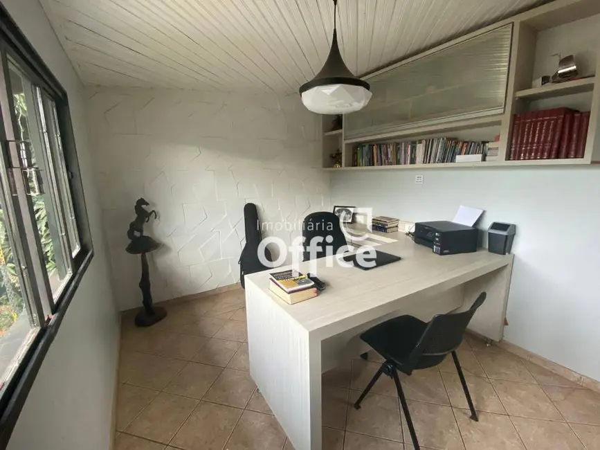 Sobrado com 6 quartos à venda, 420m2 em Jardim Alexandrina, Anapolis - GO - imagem 9 Foto 9 de Sobrado com 6 quartos à venda, 420m2 em Jardim Alexandrina, Anapolis - GO