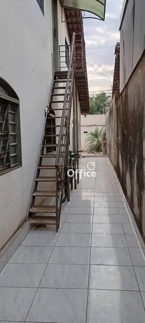 Foto 3 de Casa com 4 quartos à venda, 456m2 em Vila Jaiara, Anapolis - GO