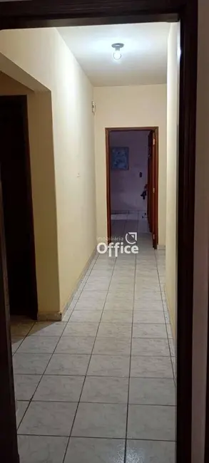 Foto 9 de Casa com 4 quartos à venda, 456m2 em Vila Jaiara, Anapolis - GO