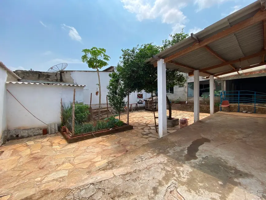 Casa com 3 quartos à venda, 250m2 em Jardim Flor de Liz, Anapolis - GO - imagem 3 Foto 3 de Casa com 3 quartos à venda, 250m2 em Jardim Flor de Liz, Anapolis - GO