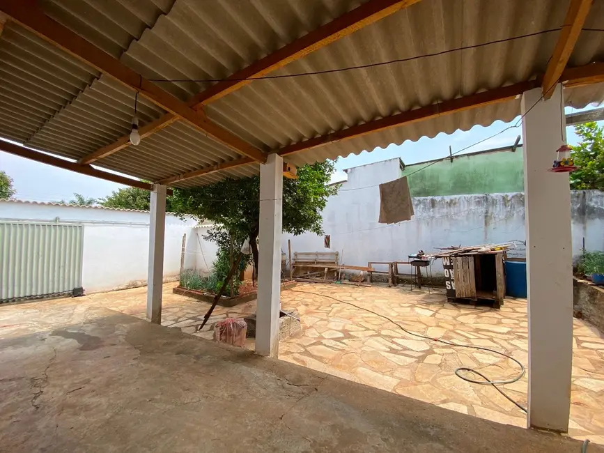 Casa com 3 quartos à venda, 250m2 em Jardim Flor de Liz, Anapolis - GO - imagem 5 Foto 5 de Casa com 3 quartos à venda, 250m2 em Jardim Flor de Liz, Anapolis - GO