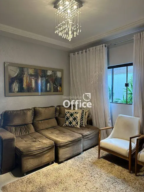Foto 2 de Casa com 3 quartos à venda, 360m2 em Jardim Europa, Anapolis - GO