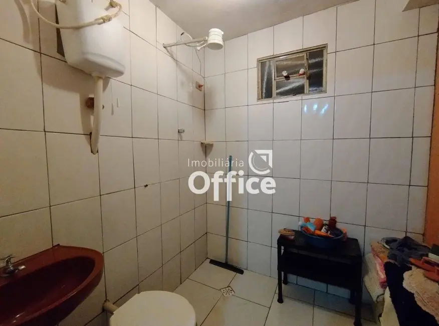 Foto 7 de Casa com 3 quartos à venda, 360m2 em Vila Jaiara, Anapolis - GO