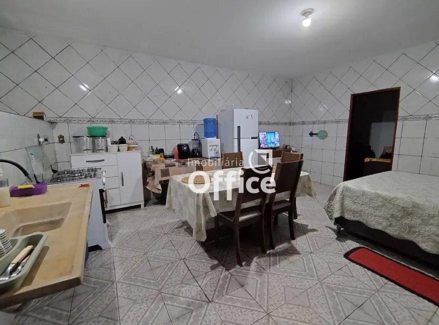 Foto 6 de Casa com 3 quartos à venda, 360m2 em Vila Jaiara, Anapolis - GO