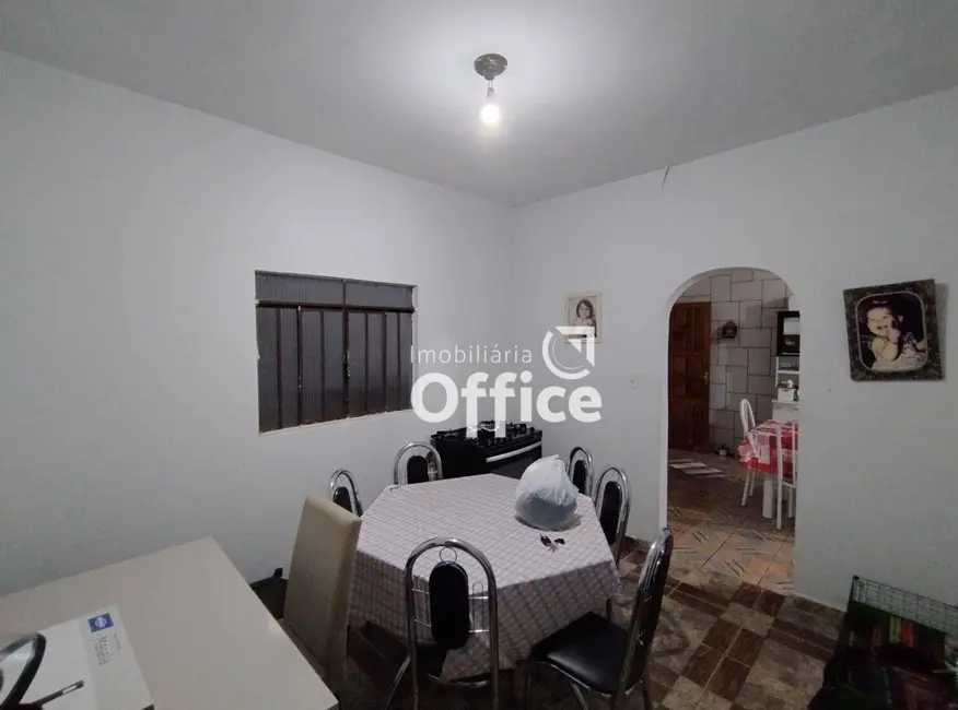 Foto 9 de Casa com 3 quartos à venda, 360m2 em Vila Jaiara, Anapolis - GO