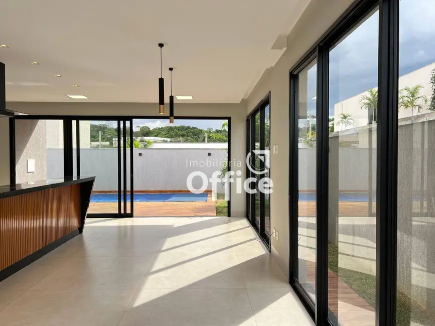 Foto 3 de Casa de Condomínio com 3 quartos à venda, 420m2 em Anapolis - GO