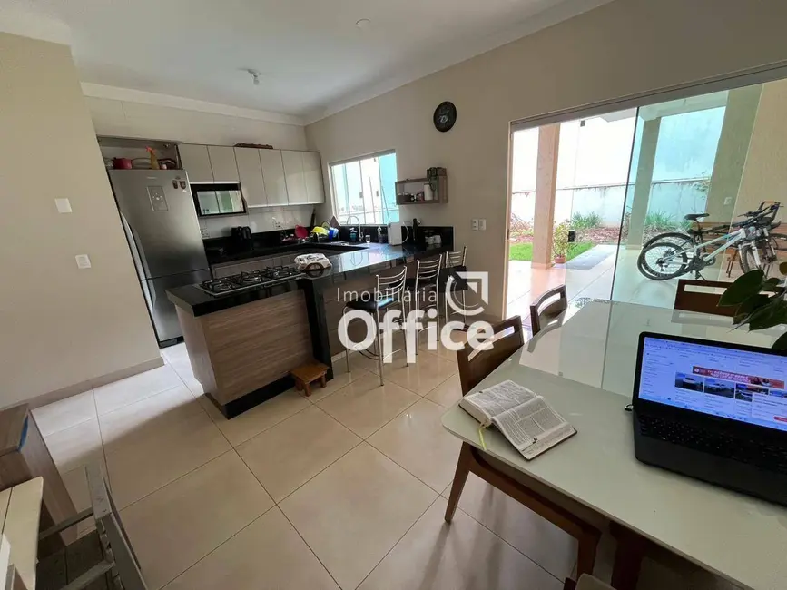 Foto 7 de Casa com 3 quartos à venda, 360m2 em Jardim Europa, Anapolis - GO