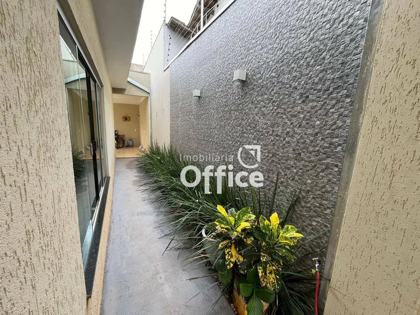 Foto 4 de Casa com 3 quartos à venda, 360m2 em Jardim Europa, Anapolis - GO