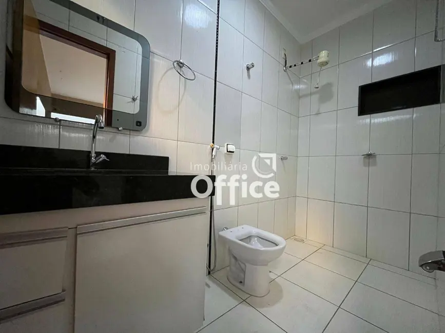 Sobrado com 4 quartos à venda, 200m2 em Loteamento Residencial Verona, Anapolis - GO - imagem 4 Foto 4 de Sobrado com 4 quartos à venda, 200m2 em Loteamento Residencial Verona, Anapolis - GO