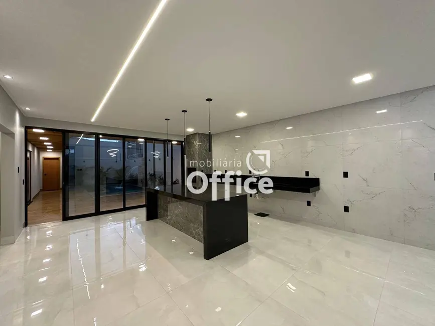 Foto 2 de Casa com 3 quartos à venda, 360m2 em Residencial Jardins do Lago, Anapolis - GO