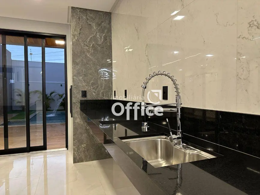 Foto 8 de Casa com 3 quartos à venda, 360m2 em Residencial Jardins do Lago, Anapolis - GO